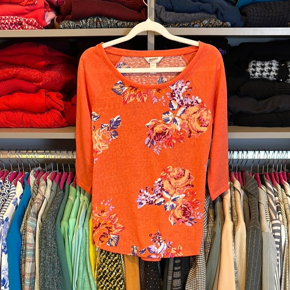 Arizona Jeans Company orange floral 3/4 sleeve crew neck top size S